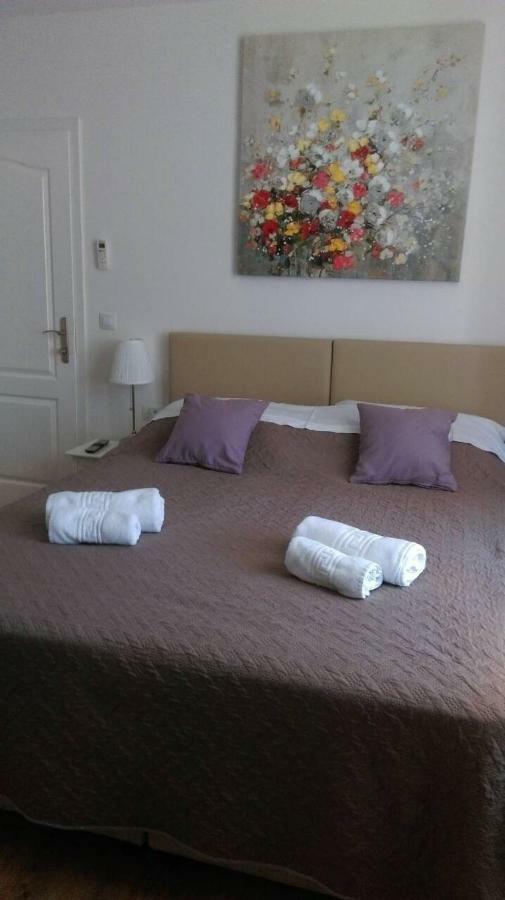 Rilati Palace 3 *